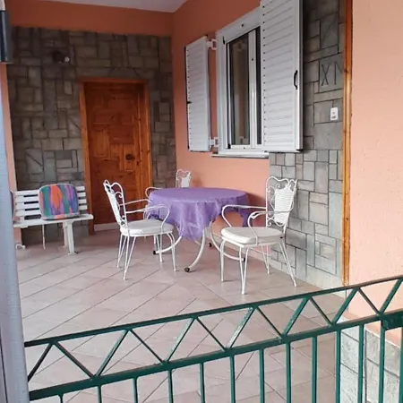Semesterbostad Nondis House